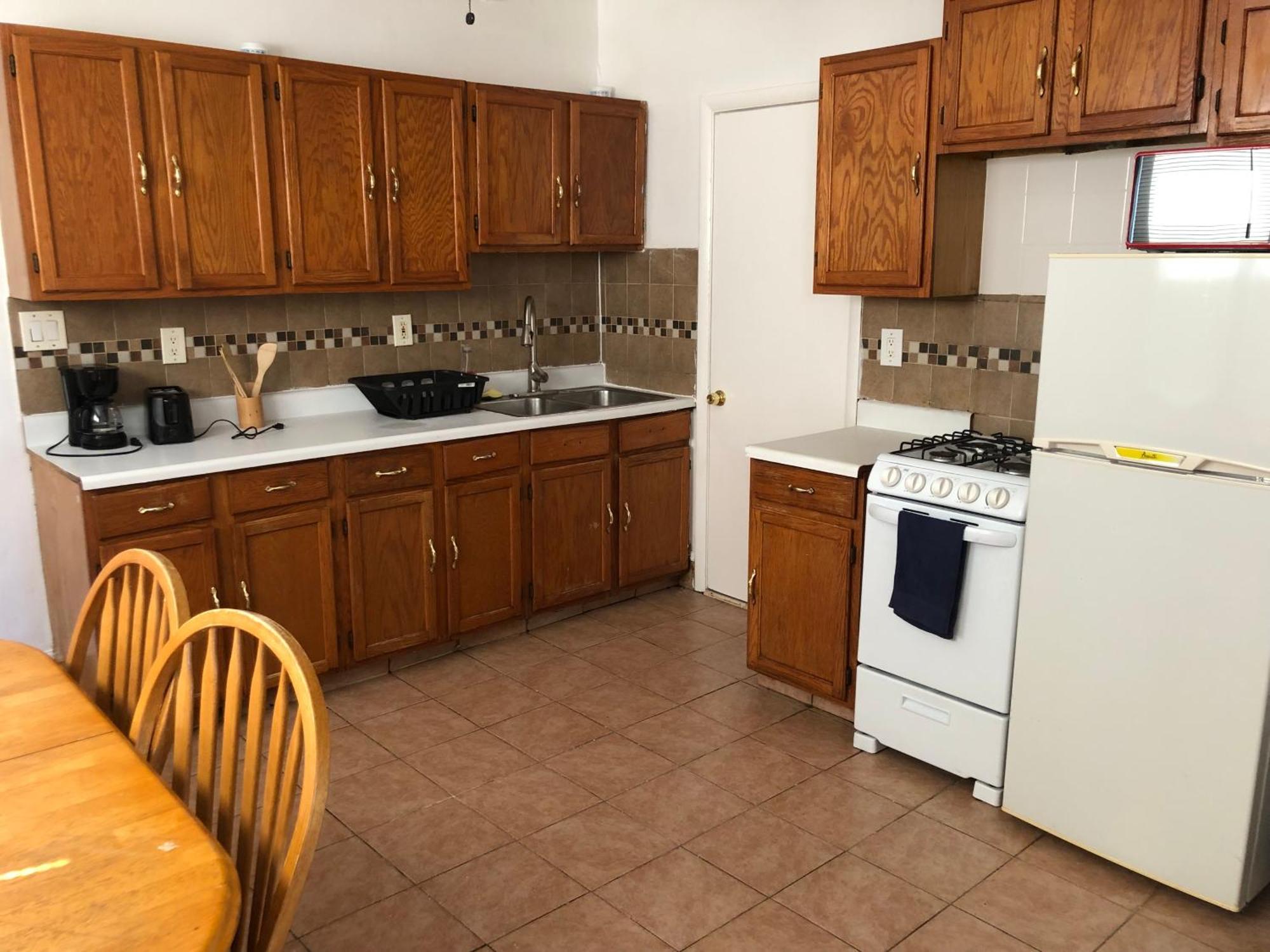 Private 2 Bedroom And 1 Bathroom House In A Quiet Area And Convenient To Nyc Bus And Train 珀斯安博伊 外观 照片