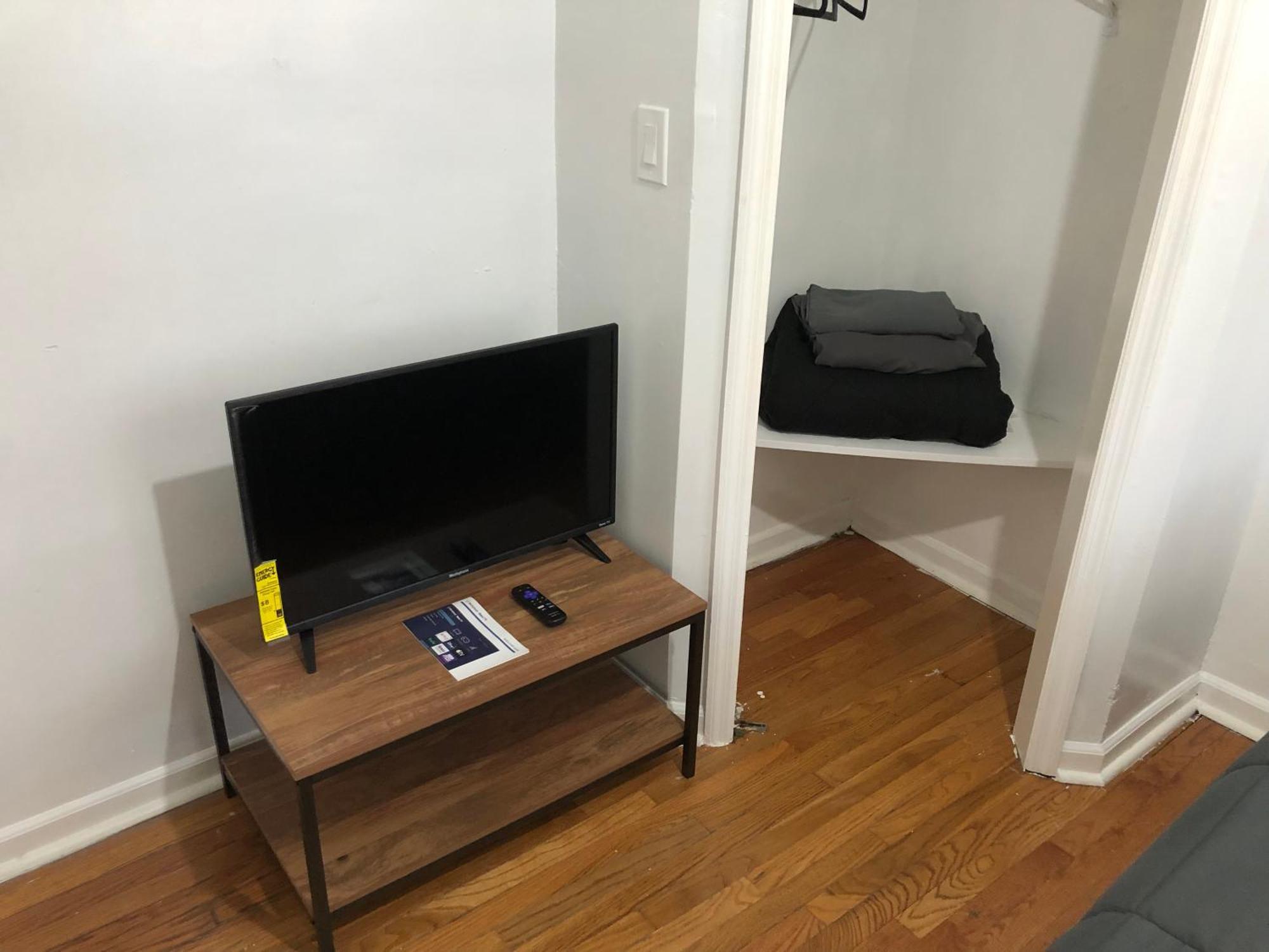 Private 2 Bedroom And 1 Bathroom House In A Quiet Area And Convenient To Nyc Bus And Train 珀斯安博伊 外观 照片