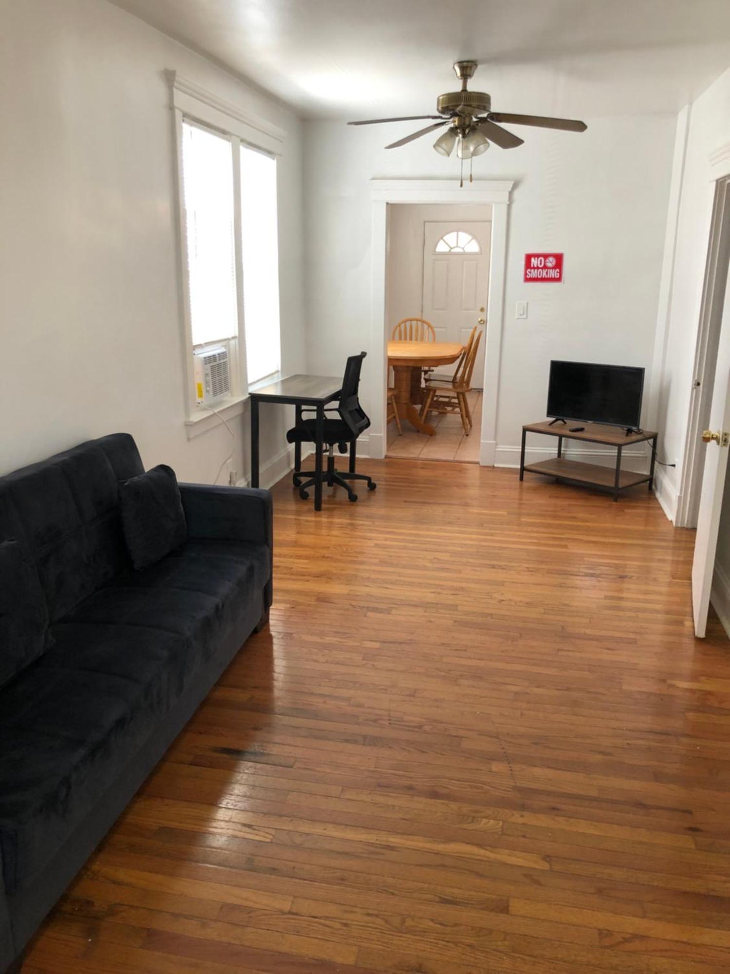Private 2 Bedroom And 1 Bathroom House In A Quiet Area And Convenient To Nyc Bus And Train 珀斯安博伊 外观 照片